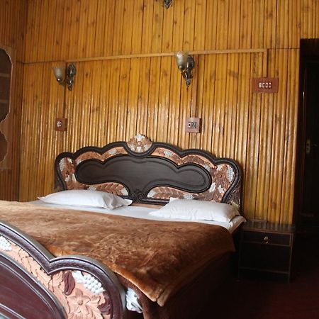 Butterfly Hotel Srinagar  Ngoại thất bức ảnh