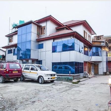 Butterfly Hotel Srinagar  Ngoại thất bức ảnh