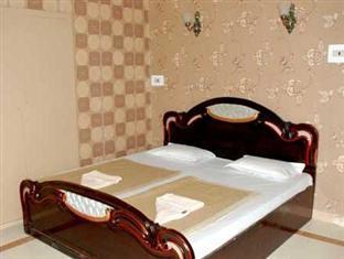 Butterfly Hotel Srinagar  Ngoại thất bức ảnh
