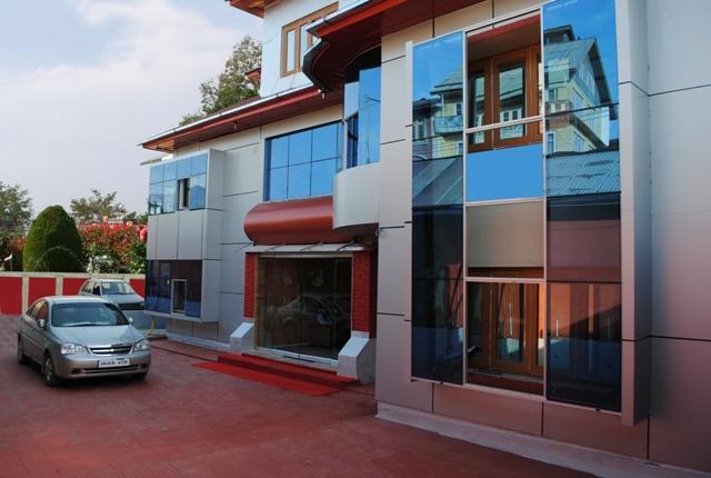 Butterfly Hotel Srinagar  Ngoại thất bức ảnh