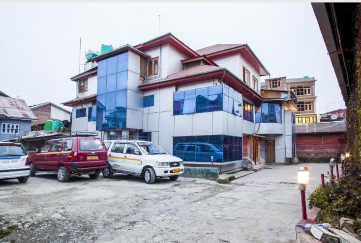 Butterfly Hotel Srinagar  Ngoại thất bức ảnh