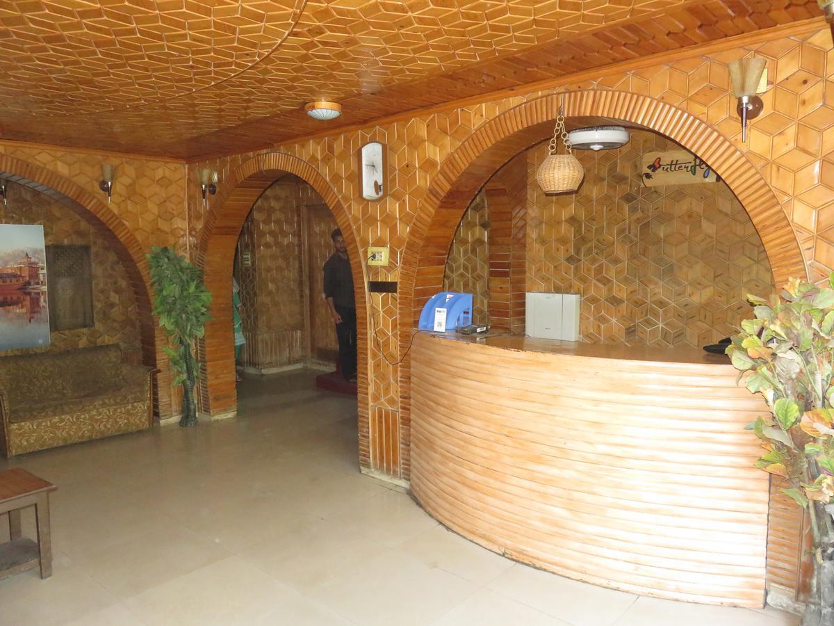 Butterfly Hotel Srinagar  Ngoại thất bức ảnh