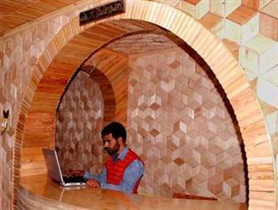 Butterfly Hotel Srinagar  Ngoại thất bức ảnh
